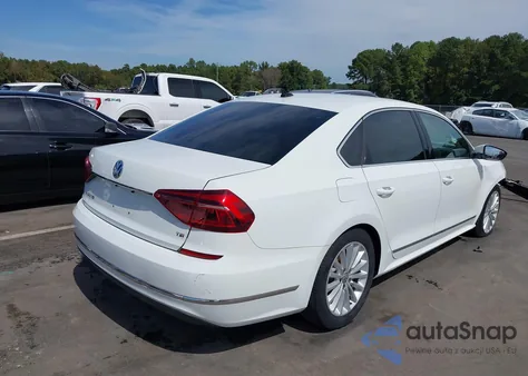 2017 Volkswagen Passat 1.8T Se из США, поврежденный, VIN 1VWBT7A30HC041298